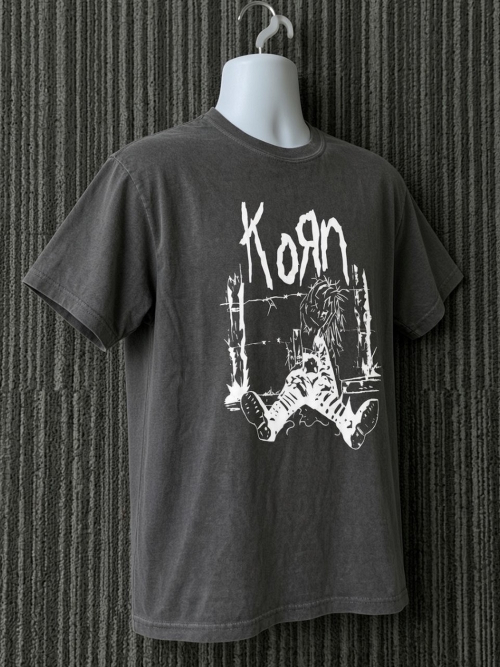 Korn Band Graphic T-Shirt Washed Charcoal Gray Nu Metal Heavy Gildan Tee